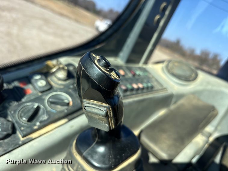 image for item ET7398 2019 John Deere 304L wheel loader