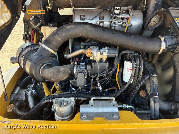 image for item ET7398 2019 John Deere 304L wheel loader