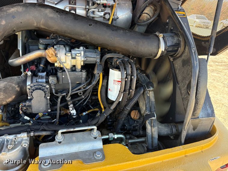 image for item ET7398 2019 John Deere 304L wheel loader