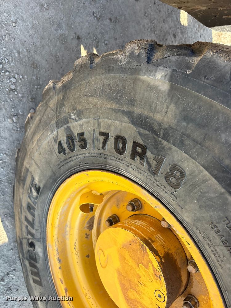 image for item ET7398 2019 John Deere 304L wheel loader