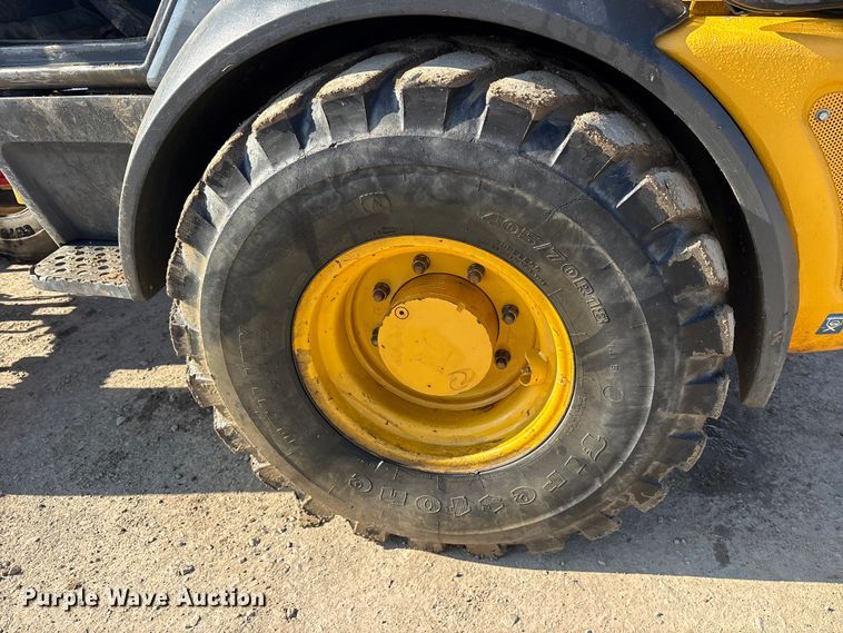 image for item ET7398 2019 John Deere 304L wheel loader