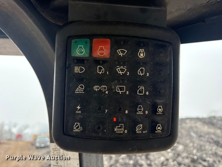 image for item ET7399 2021 John Deere 450K LGP dozer