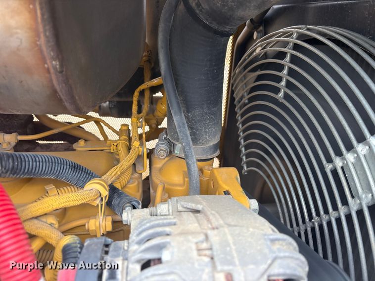 image for item ET7399 2021 John Deere 450K LGP dozer