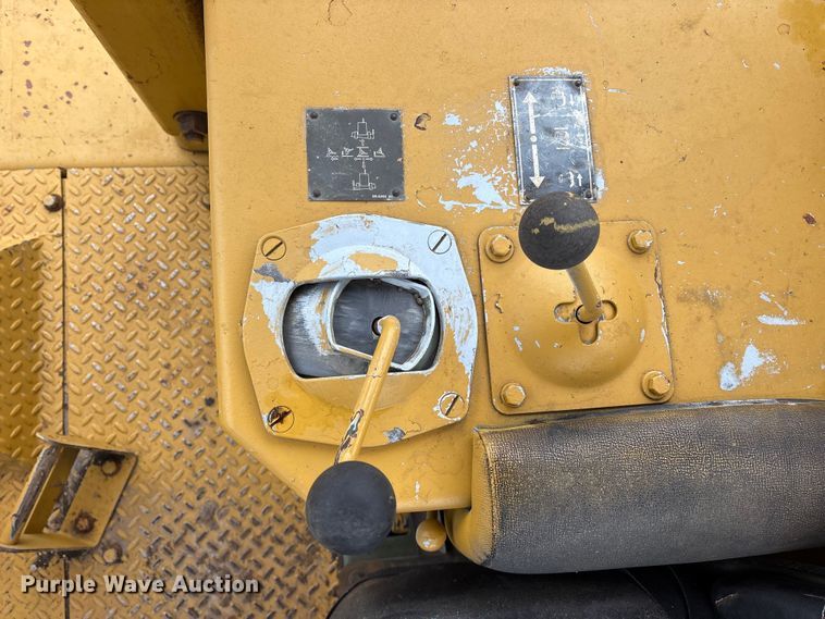 image for item ET7401 1989 Caterpillar D7G dozer