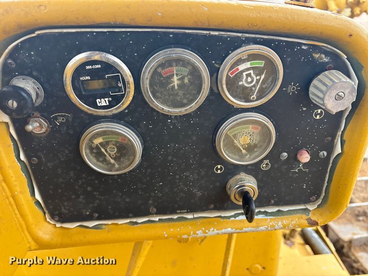 image for item ET7401 1989 Caterpillar D7G dozer