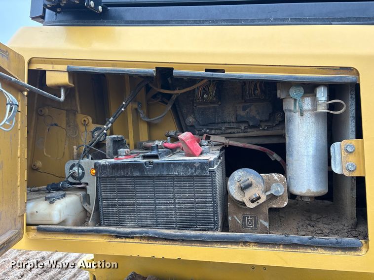 image for item ET7402 2016 Caterpillar D6K2 LGP dozer