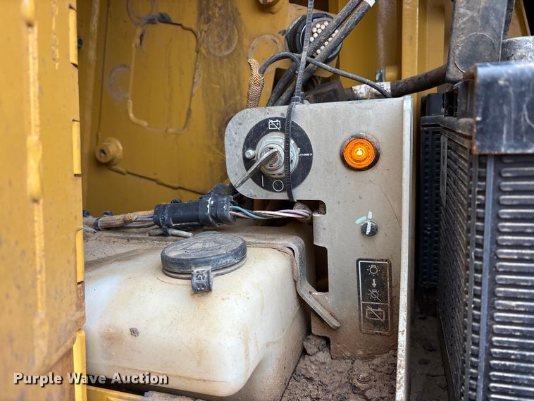 image for item ET7402 2016 Caterpillar D6K2 LGP dozer