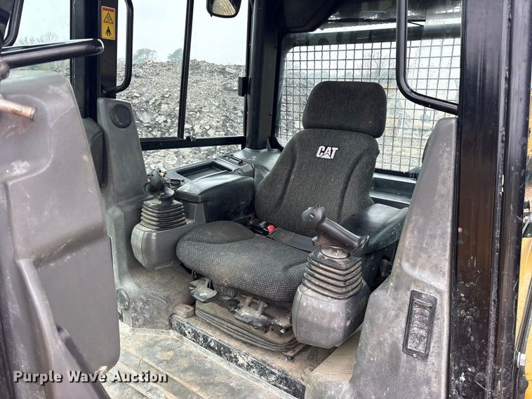 image for item ET7402 2016 Caterpillar D6K2 LGP dozer