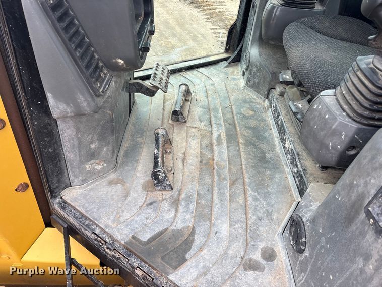 image for item ET7402 2016 Caterpillar D6K2 LGP dozer