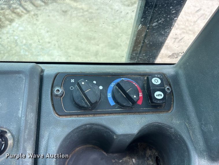 image for item ET7402 2016 Caterpillar D6K2 LGP dozer