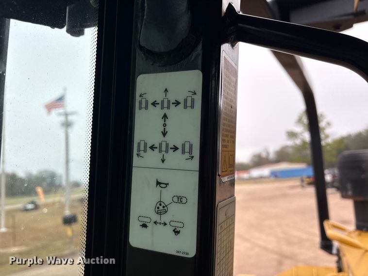 image for item ET7402 2016 Caterpillar D6K2 LGP dozer