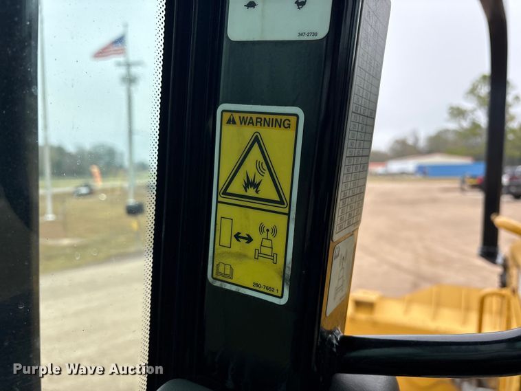 image for item ET7402 2016 Caterpillar D6K2 LGP dozer