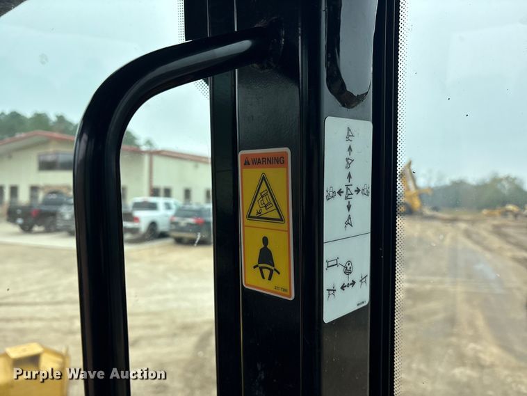 image for item ET7402 2016 Caterpillar D6K2 LGP dozer