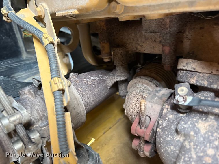 image for item ET7402 2016 Caterpillar D6K2 LGP dozer