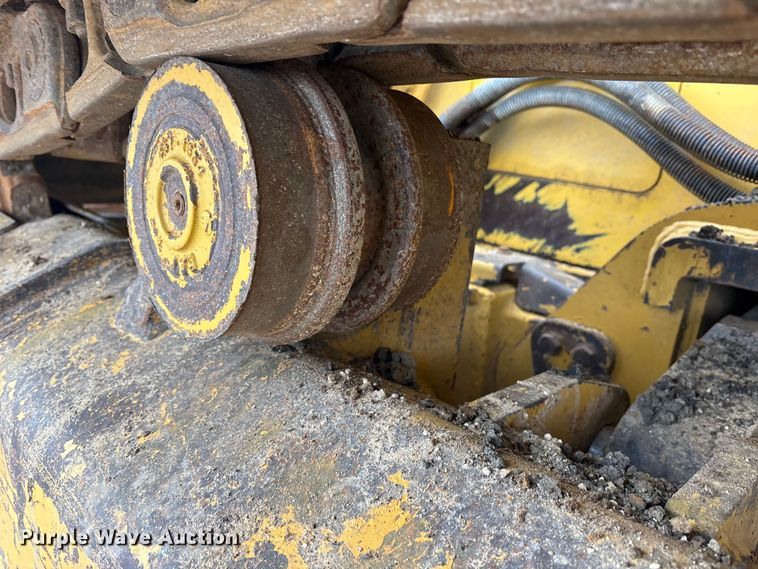 image for item ET7402 2016 Caterpillar D6K2 LGP dozer