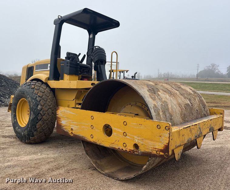 image for item ET7403 2001 Caterpillar CS-563D single drum vibratory roller