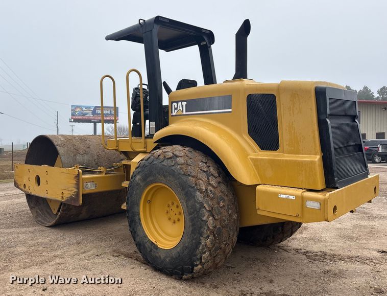 image for item ET7403 2001 Caterpillar CS-563D single drum vibratory roller