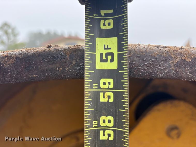 image for item ET7403 2001 Caterpillar CS-563D single drum vibratory roller