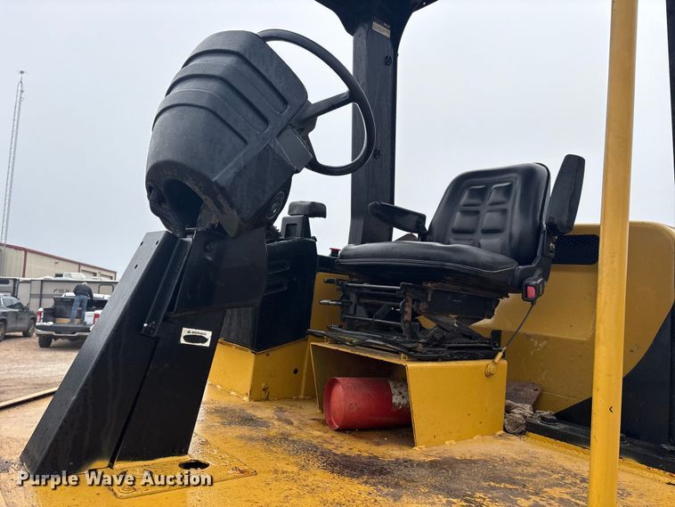 image for item ET7403 2001 Caterpillar CS-563D single drum vibratory roller