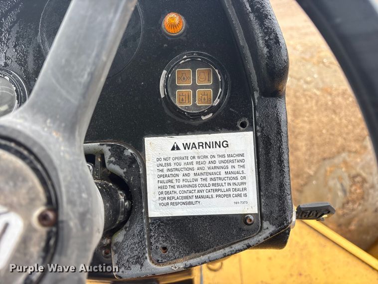 image for item ET7403 2001 Caterpillar CS-563D single drum vibratory roller