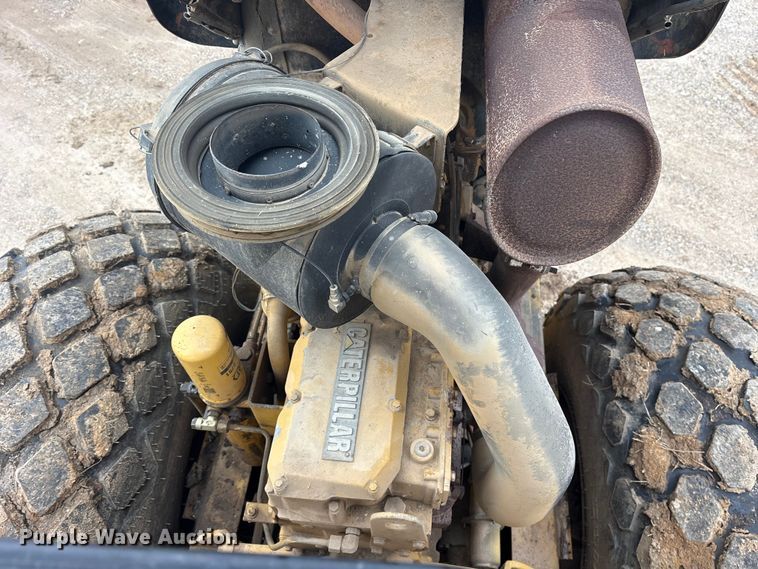 image for item ET7403 2001 Caterpillar CS-563D single drum vibratory roller