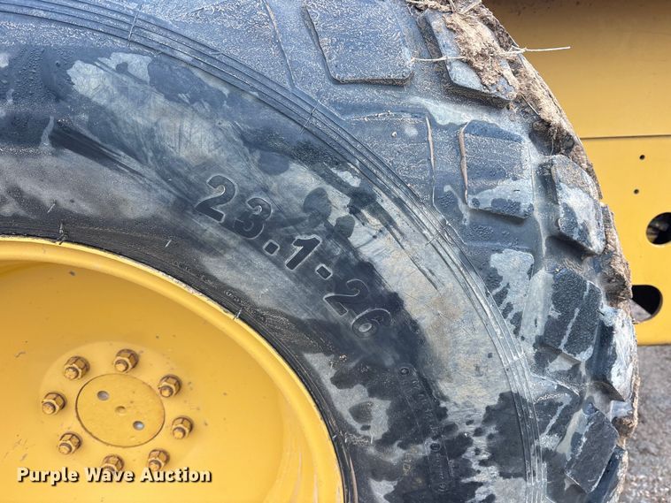 image for item ET7403 2001 Caterpillar CS-563D single drum vibratory roller