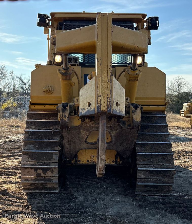 image for item ET7406 2010 Caterpillar D8T dozer