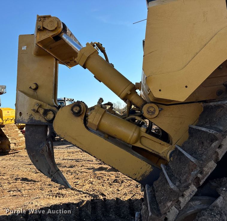 image for item ET7406 2010 Caterpillar D8T dozer