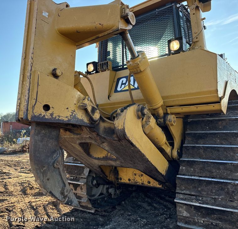 image for item ET7406 2010 Caterpillar D8T dozer