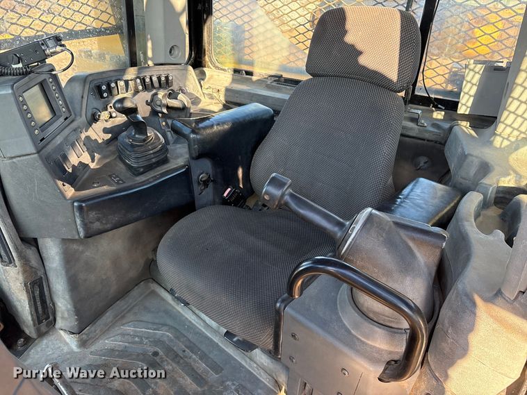 image for item ET7406 2010 Caterpillar D8T dozer