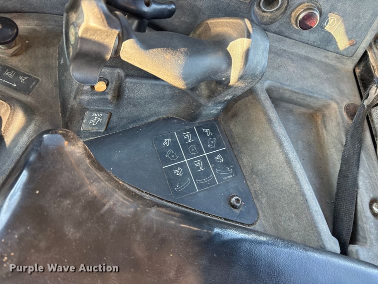 image for item ET7406 2010 Caterpillar D8T dozer