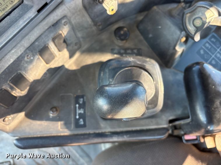 image for item ET7406 2010 Caterpillar D8T dozer