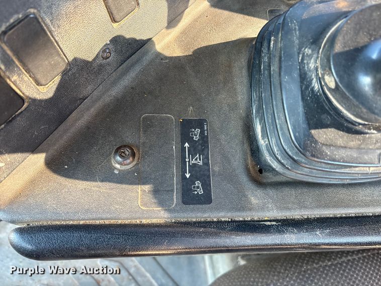 image for item ET7406 2010 Caterpillar D8T dozer