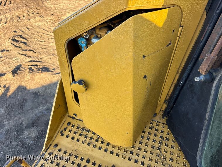 image for item ET7406 2010 Caterpillar D8T dozer