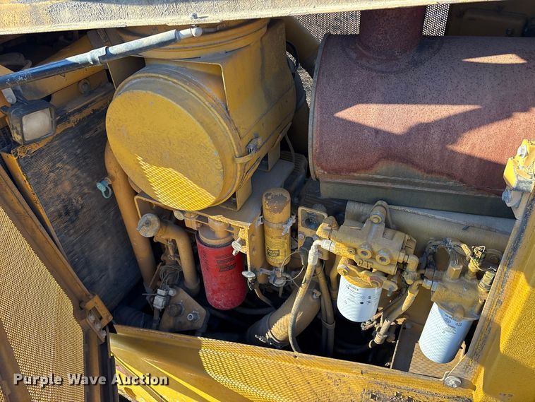 image for item ET7406 2010 Caterpillar D8T dozer