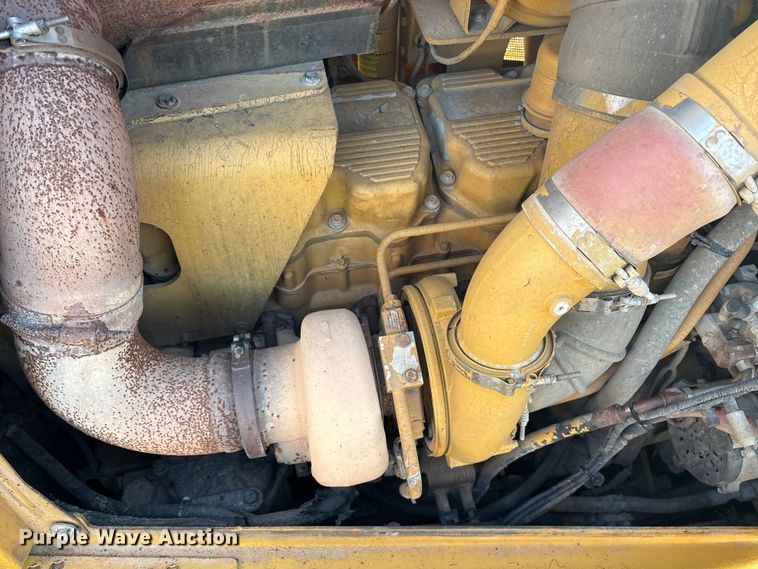 image for item ET7406 2010 Caterpillar D8T dozer