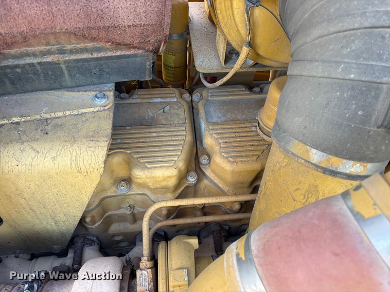 image for item ET7406 2010 Caterpillar D8T dozer