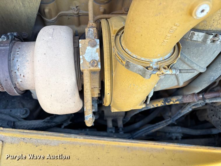 image for item ET7406 2010 Caterpillar D8T dozer