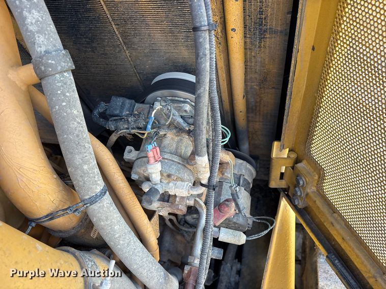 image for item ET7406 2010 Caterpillar D8T dozer