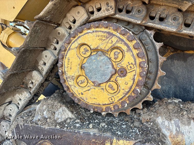 image for item ET7406 2010 Caterpillar D8T dozer