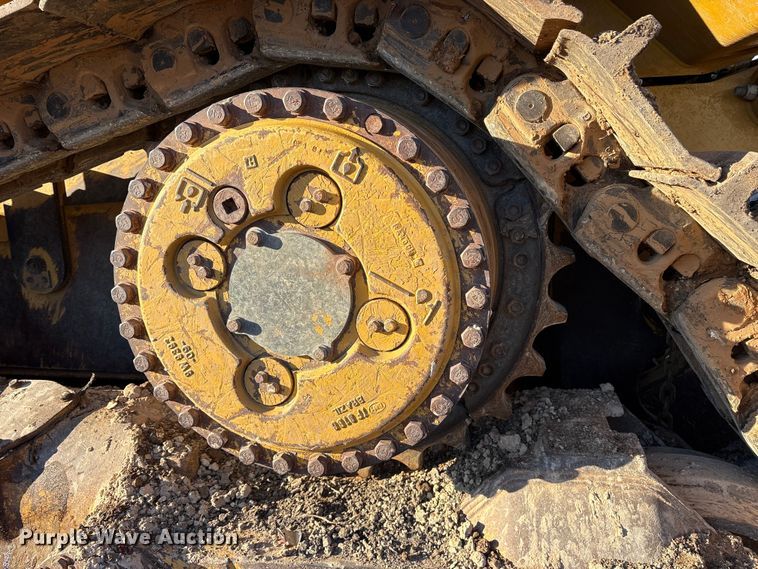image for item ET7406 2010 Caterpillar D8T dozer