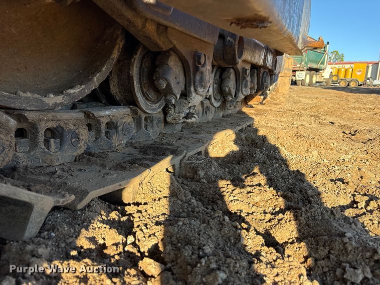 image for item ET7406 2010 Caterpillar D8T dozer