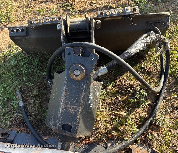 image for item ET7407 2019 Bobcat 30C skid steer auger bucket