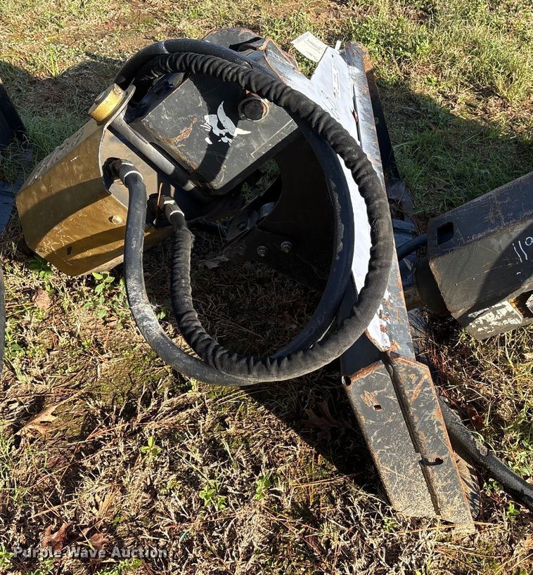 image for item ET7408 2020 Bobcat 30C skid steer auger bucket