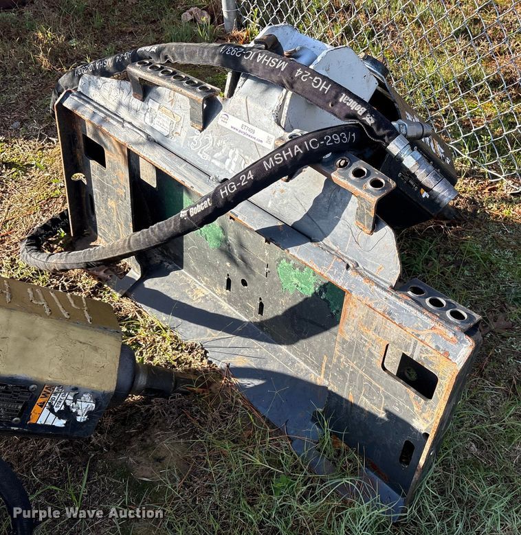 image for item ET7409 2021 Bobcat 30C skid steer auger bucket