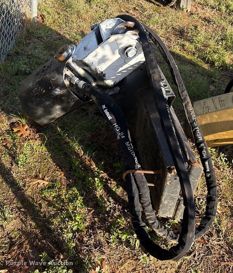 image for item ET7409 2021 Bobcat 30C skid steer auger bucket