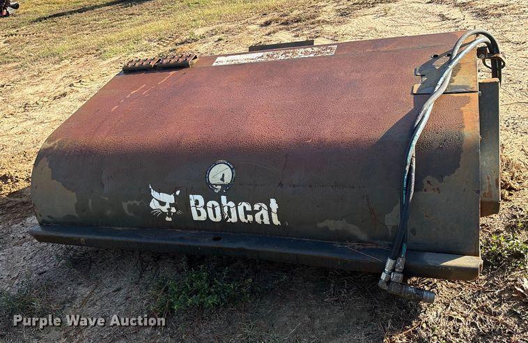 image for item ET7432 2017 Bobcat 72 Sweeper skid steer sweeper