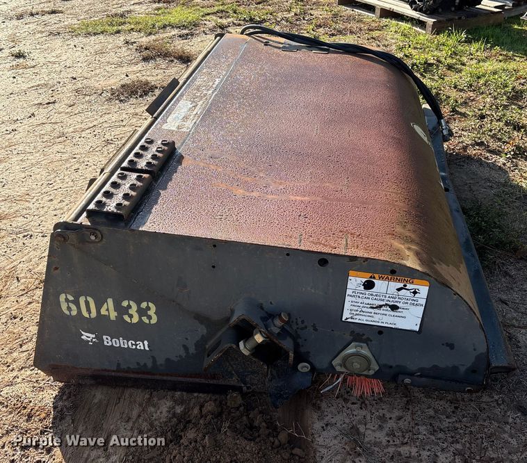 image for item ET7432 2017 Bobcat 72 Sweeper skid steer sweeper