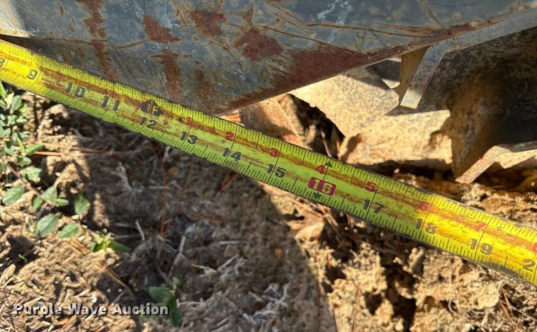 image for item ET7432 2017 Bobcat 72 Sweeper skid steer sweeper