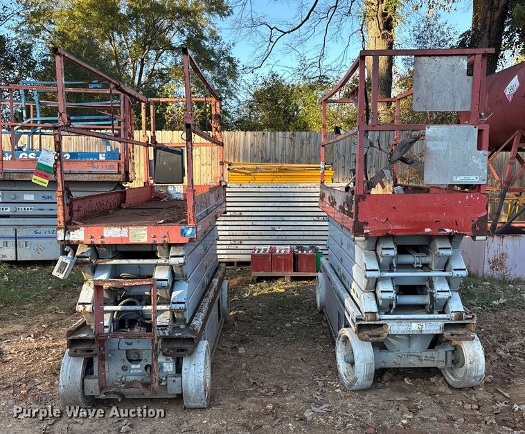 image for item ET7435 (2) Skyjack SJIII 3226 scissor lifts